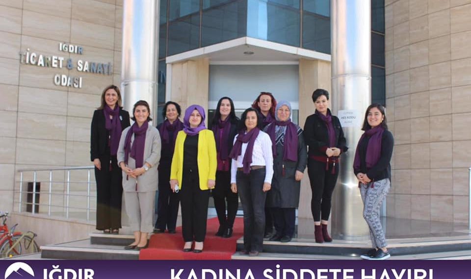 ODAMIZ KADIN GİRİŞİMCİLER KURULUNDAN MOR ŞALLARLA ANLAMLI MESAJ