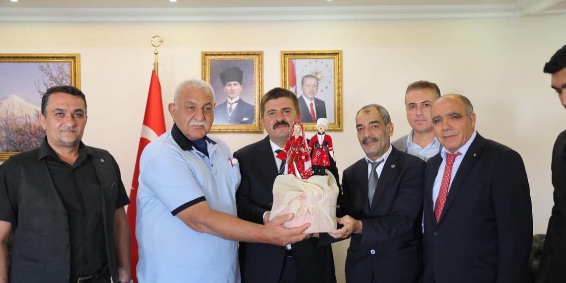 Vali H. Engin Sarıibrahim, İl Ahilik Kutlama Komitesi’ni makamında kabul etti.