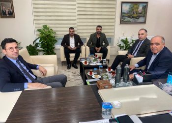 Odamız yönetim kurulu başkanlığına  güven tazeleyerek Yeniden Seçilen Odamız yönetim kurulu başkanı Kamil Arslan ‘a üyemiz  İbrahim Akkuş  ve Halk Bankası müdürü ve ekibi Hayırlı  olsun ziyaretinde bulundu