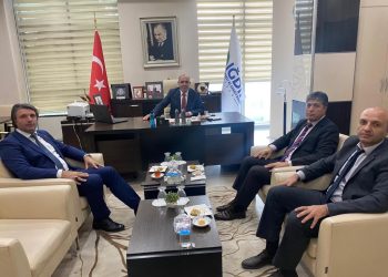 Odamız yönetim kurulu başkanlığına  güven tazeleyerek Yeniden Seçilen Odamız yönetim kurulu başkanı Kamil Arslan ve Meclis Başkanı Tahir  Talay  Iğdır Bahçehir koleji yetkilileri Hayırlı  olsun ziyaretinde bulundu