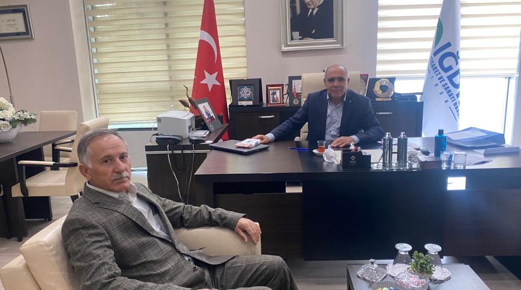 Odamız yönetim kurulu başkanlığına  güven tazeleyerek Yeniden Seçilen Odamız yönetim kurulu başkanı Kamil Arslan ‘a üyemiz Mehmet Yancar Hayırlı  olsun ziyaretinde bulundu