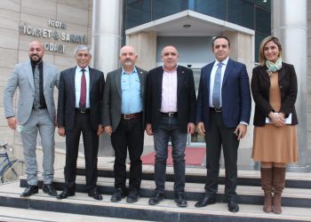 Bursa Kars-Ardahan-Iğdır Vakıf Başkanı İrfan Koç ile beraberindeki heyet odamız yönetim kurulu başkanı Kamil Arslan’ı makamında ziyaret etti.Ziyaret de 8/11 Aralık tarihlerinde Bursa’da gerçekleşecek olan Ardahan Kars Iğdır tanıtım günleri ile Vakfın yürütmekte olduğu faaliyetler ile istişare edildi.