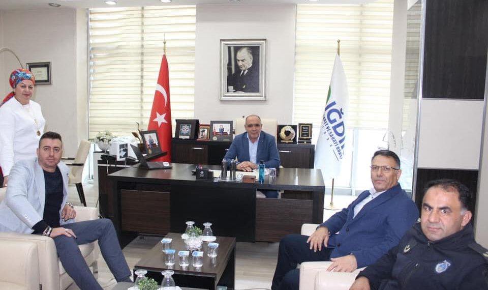 Iğdırlı hemşehrimiz Prof. Dr. Ekrem Gürel odamız yönetim kurulu başkanı Kamil Arslan’ı makamında ziyaret etti.