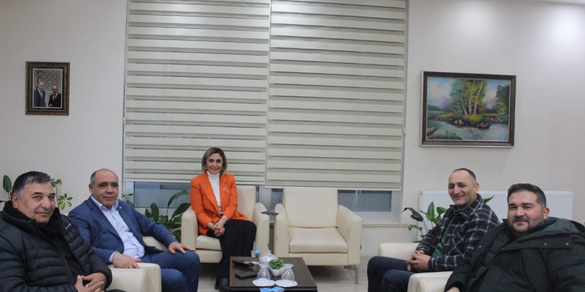 Üyemiz Famil Alagöz ve Ali Bozyel yönetim kurulu başkanı Kamil Arslan ‘ı makamında ziyaret etti