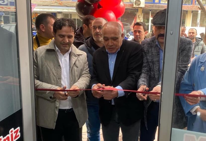 Yaşar Aşkan tarafından hizmet verecek olan Kebapçım  et lokantası odamız yönetim kurulu başkanı tarafından hizmete açıldı.Esnafımıza bol kazançlar dileriz