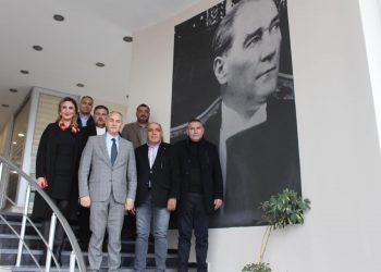 MHP İğdır il genel meclis üyesi Özcan Günsoy odamız yönetim kurulu başkanı Kamil Arslan ‘ı makamında ziyaret etti.