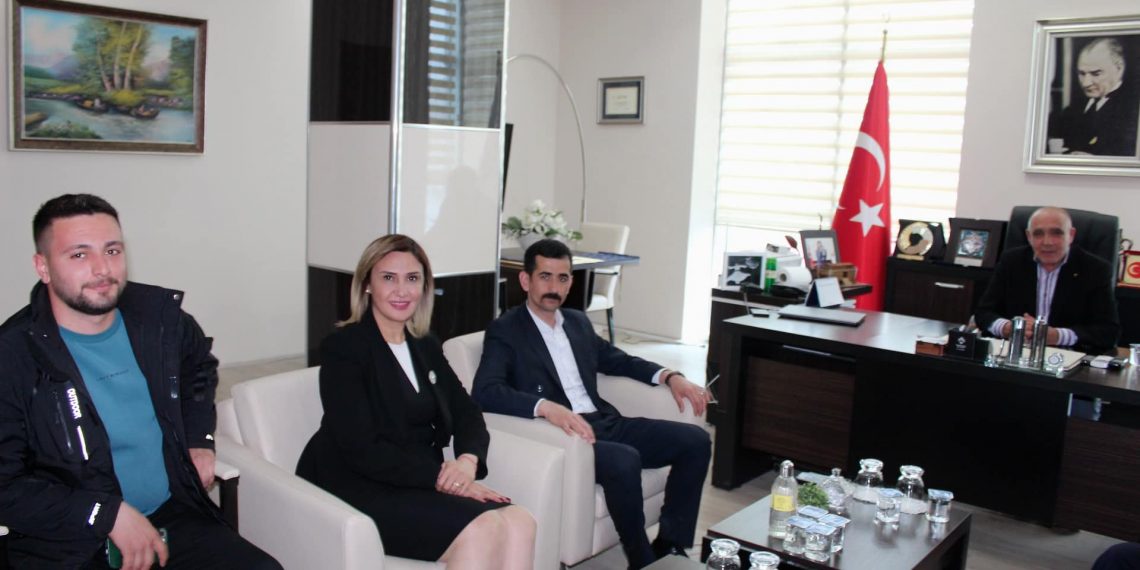 Milliyetçi Hareket Partisi Melekli Belediye Başkanı adayı Mücahit Tanık odamız yönetim kurulu başkanı Kamil Arslan’ı makamında ziyaret etti.