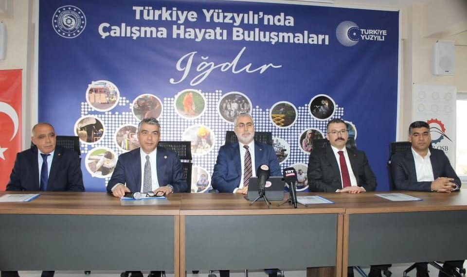 Çalışma ve Sosyal Güvenlik Bakanımız Prof. Dr. Vedat Işıkhan ile sanayicilerimiz biraraya geldi.