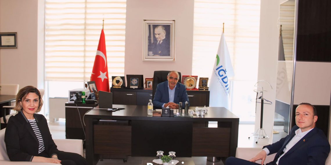 Gürbulak Gümrük Turizm Müdürü Nusret Kasapoğlu odamız yönetim kurulu başkanı Kamil Arslan’ı makamında ziyaret etti.