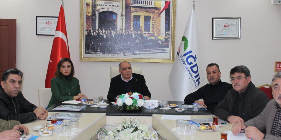 Odamız nakliye sektöründeki üyelerimiz ile sektör toplantısı yapıldı.Toplantıda 28/12/2024 tarih 9366 sayılı resmi gazetede yayınlanan Türk plakalı araçlara İran’da uygulanan yöntemle mütekabiliyet esasları değerlendirildi.Nakliye sektöründe yaşanan sıkıntılar dile getirildi.